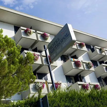 Metropol מלון 3*