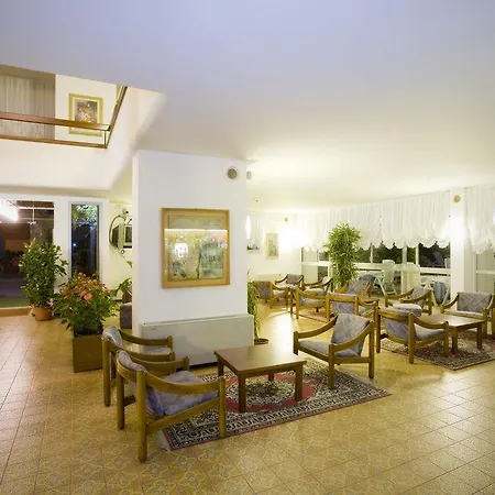 Metropol 3* Καόρλε